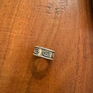 Gucci GG sterling silver ring